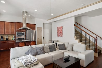 911 Mckinney Park Ln, Houston, TX 77003 - photo 6