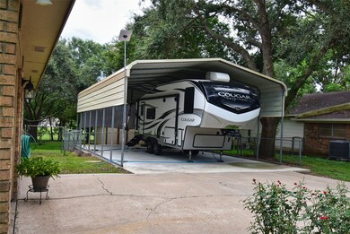 143 Red River Rd, Bay City, TX 77414 - photo 4