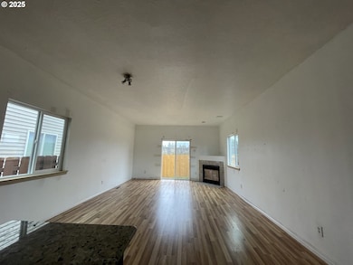 702 NE 94th Ave, Portland, OR 97220 - photo 5