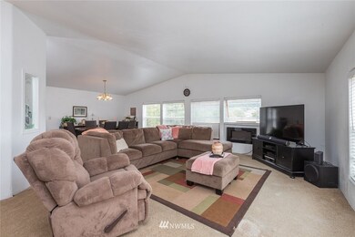 2011 Bishop Rd, Chehalis, WA 98532 - photo 2