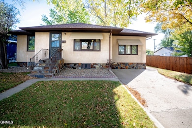 1215 8th Ave SE, Jamestown, ND 58401 - photo 2