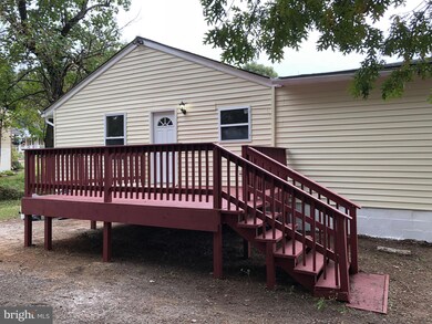 1109 Cypresstree Dr, Capitol Heights, MD 20743 - photo 3