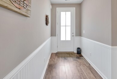 525SlipperyRockWay-03