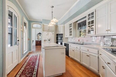 06_552GrantSt_177_Kitchen_LowRes