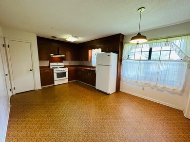 506 W Chattahoochee St, Fitzgerald, GA 31750 - photo 4