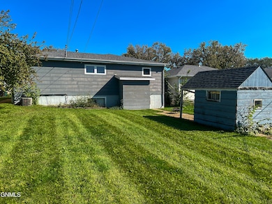 512 N 19th St, Bismarck, ND 58501 - photo 4