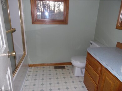 446 Buckeye Dr, Sheffield Lake, OH 44054 - photo 7