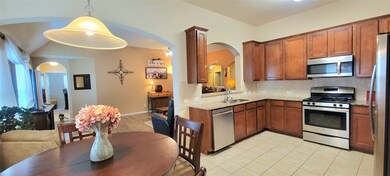 4711 Lake Rim Dr, Alvin, TX 77511 - photo 4