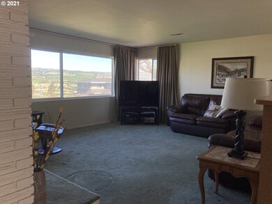 2208 Radio Way, the Dalles, OR 97058 - photo 6