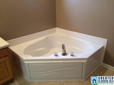 CORNER GARDEN TUB