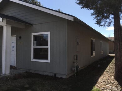 20667 Honeysuckle Ln, Bend, OR 97702 - photo 4