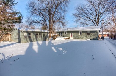 612 30th St, West Des Moines, IA 50265 - photo 2