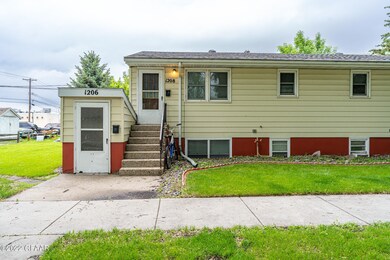 1202 10th Ave S, Grand Forks, ND 58201 - photo 4