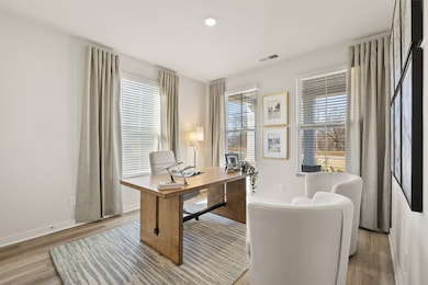 546 Sugarberry Ct, Clarksville, TN 37043 - photo 4