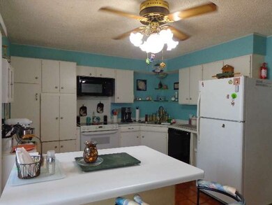 3510 Stonegate Rd, Waukegan, IL 60087 - photo 2