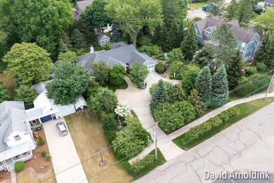 619 Myrtle, Holland, MI 49423-2
