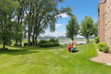 4360 Brookside Ct unit 310, Edina, MN 55436 - photo 6