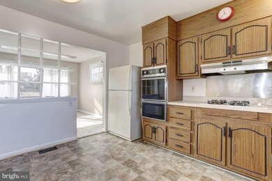 8616 Allenswood Rd, Randallstown, MD 21133 - photo 6