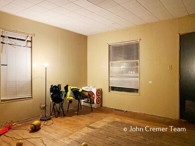 115 W Division St (4)