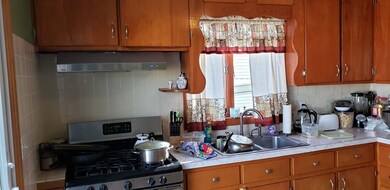 636 Grinnell St, Fall River, MA 02721 - photo 7