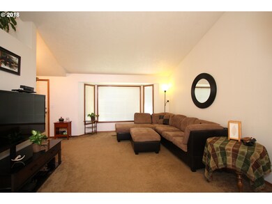 2253 Riviera Ct, Hubbard, OR 97032 - photo 3