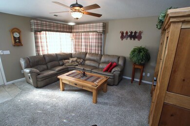 004_Family Room