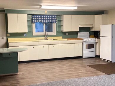 602 E State St, Cheboygan, MI 49721 - photo 5