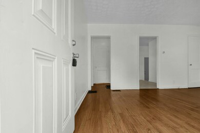 4-web-or-mls-1211-e-23rd-ave