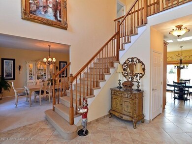 Foyer (2).jpg