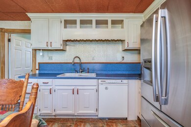 39 Winter St, Tilton, NH 03276 - photo 5