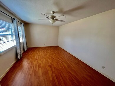 114 Ridgewood Dr, Fredericksburg, TX 78624 - photo 2