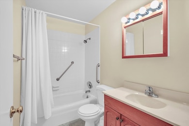 2302 Blackthorn Dr, Champaign, IL 61821 - photo 6