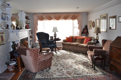 309 W Ann St, Milford, PA 18337 - photo 4