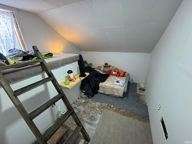 305 S Mckee St, MacY, IN 46951 - photo 6