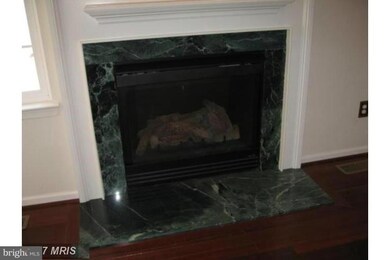 22545 Welborne Manor Square, Ashburn, VA 20148 - photo 5