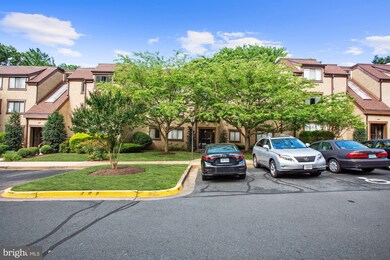 1623 Parkcrest Cir unit 300, Reston, VA 20190 - photo 2