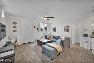 06 Entry + Grest Room