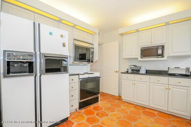 6 Kitchen
