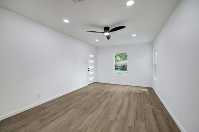 3915 Daphne St, Houston, TX 77021 - photo 5