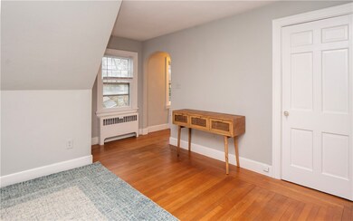 118 Ruggles Ave unit 300, Newport, RI 02840 - photo 4