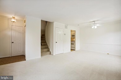 1310 Chetworth Ct, Alexandria, VA 22314 - photo 7