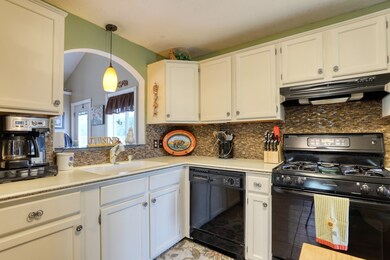 88 Saratoga Ave, Chicopee, MA 01013 - photo 6