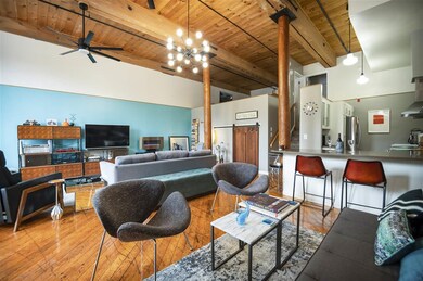 Rivermoor Landing unit 13, Newmarket, NH 03857 - photo 2