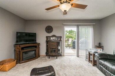 1481 Tower Ln NE unit 2, Cedar Rapids, IA 52402 - photo 5