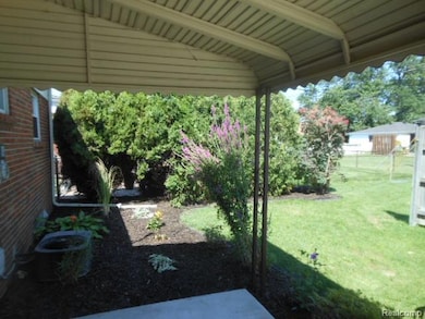 19725 Sussex St, Saint Clair Shores, MI 48081 - photo 7