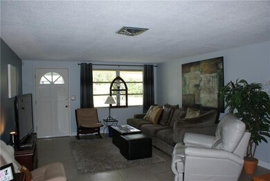 Nice, cheery and bright living room.
