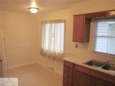 5835 Schafer Rd, Lansing, MI 48911 - photo 7