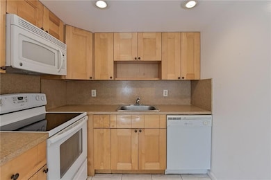 167 Grantham E, Deerfield Beach, FL 33442 - photo 7