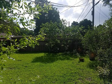 7702 Hereford St, Houston, TX 77087 - photo 5