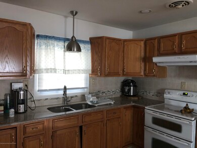 18 Deborah Ln, Matawan, NJ 07747 - photo 3